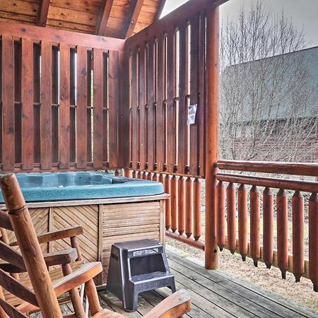 Pigeon Forge Cabin With Games, 1 Mi To Parkway! Exteriör bild