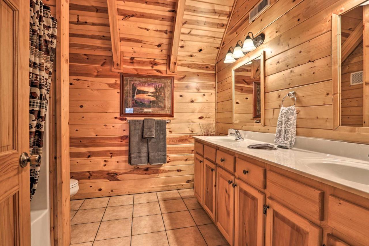 Pigeon Forge Cabin With Games, 1 Mi To Parkway! Exteriör bild